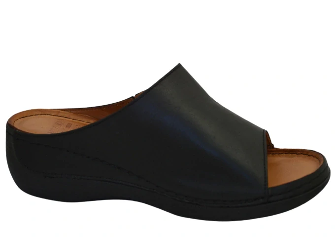 Dámské pantofle KARYOKA 5458 černá